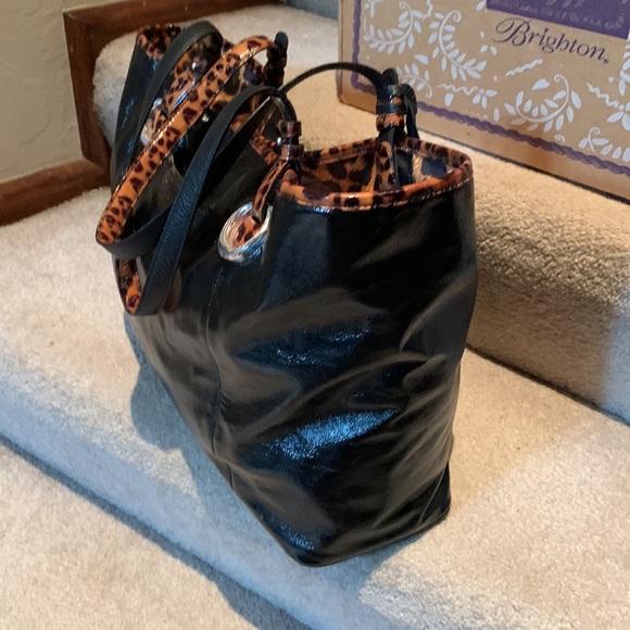 XL BRIGHTON black patent leather rope bag with chetah lining & handles.LIKE NEW - Picture 8 of 16
